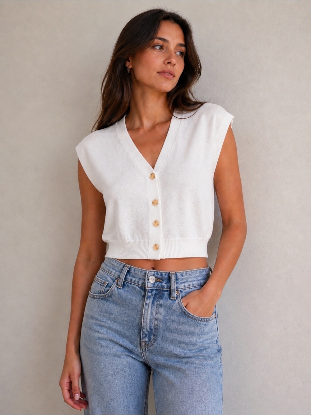 Song of Style White Cropped Button Front Knit Top
Size Medium